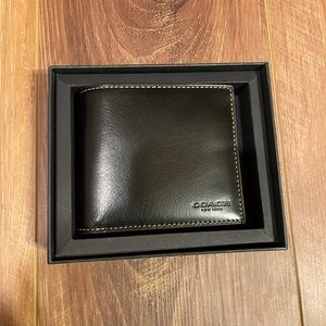 NWT Coach men’s black leather wallet